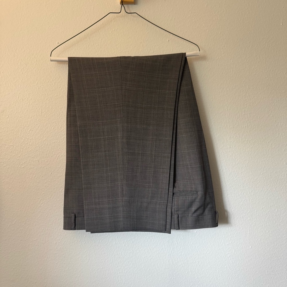 Joseph Abboud Gray Windowpane 2-Piece Suit | Size 54R Jacket, 49W Pants $85 - Picture 14 of 14